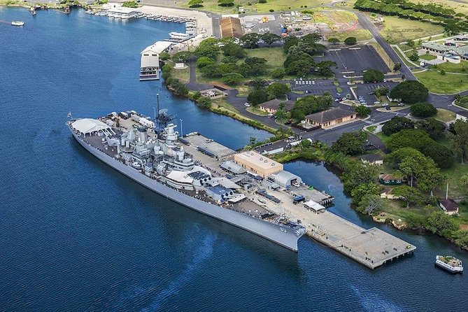 Premium Pearl Harbor Small Group Tour with Lunch - USS Missouri and Ford Island: The WWII Story in Two Key Perspectives