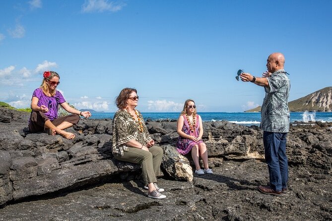 Private Customizable Grand Circle Island Tour of Oahu - Farm stops, local snacks, and the Windward coast feel