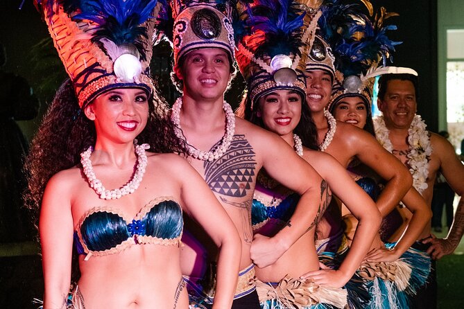 Queens Waikiki Luau with Dinner Buffet and Cultural Activities - Food at the Hawaiian-style buffet: what you’ll actually eat