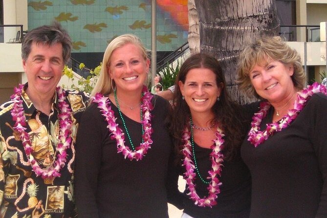 Traditional Airport Lei Greeting on Honolulu Oahu - Fresh Flower Welcome at HNL Baggage Claim