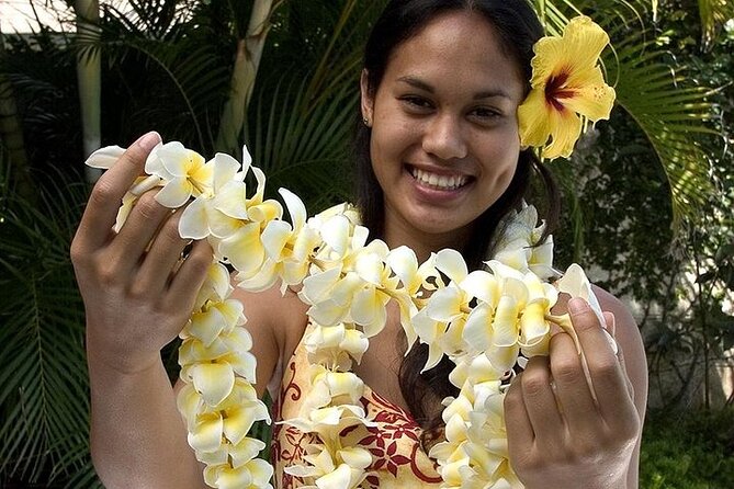 Traditional Airport Lei Greeting on Honolulu Oahu - Meeting Mechanics: How You Actually Find Your Greeter