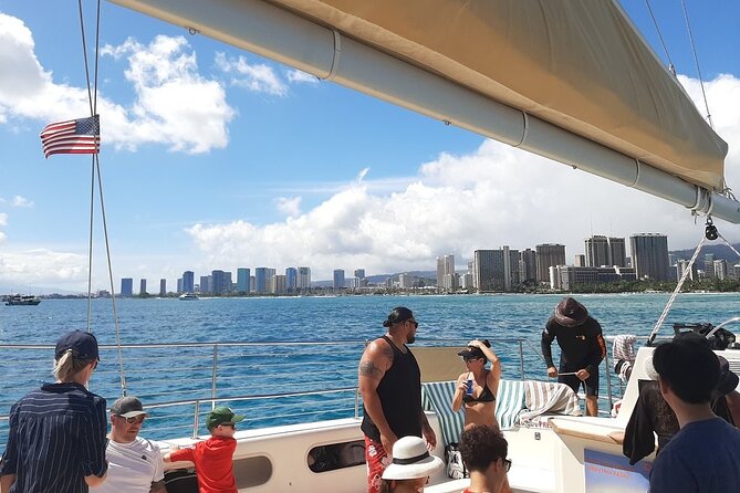 Waikiki 3pm Tradewind Sail - Open Bar Included - The crew makes it: fun energy without a lecture