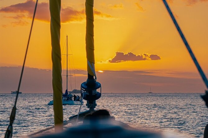 Waikiki Beach Sunset Sail - Quick hits before you go