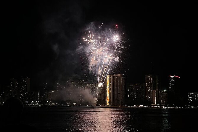 Waikiki: Friday Night Fireworks Catamaran Cruise - Fireworks Viewing: Planning for a Short Show, Not a Long One