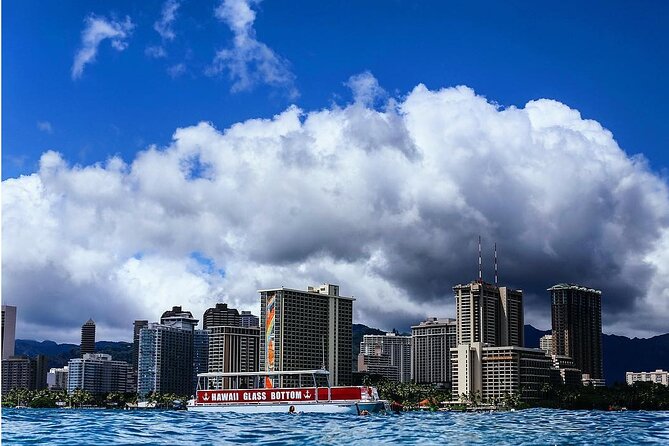 Waikiki Glass Bottom Boat Cruise - Photos and tips: how the onboard vibe really feels