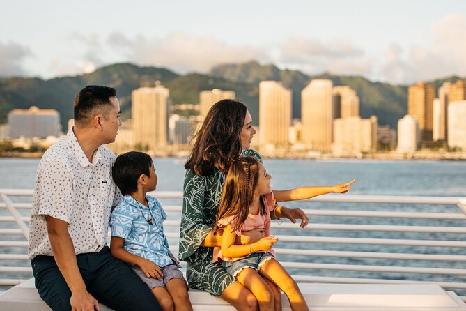 Waikiki Sunset Cocktail Cruise aboard the Majestic by Atlantis - Music, entertainment, and comfort: the vibe is what you make of it