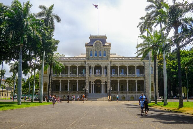 Waikiki Trolley Red Line Heroes & Legends Hop-on Hop-off Tour - Should You Book the Waikiki Trolley Red Line?