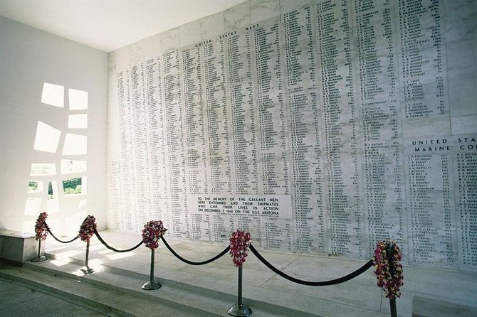 WWII Pearl Harbor Heroes Deluxe Tour - Battleship Missouri: the surrender site you can feel
