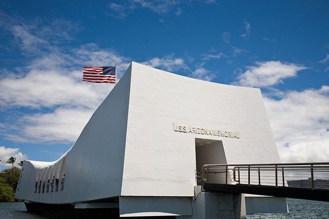 WWII Pearl Harbor Heroes Deluxe Tour - Pearl Harbor National Memorial: the story before you walk